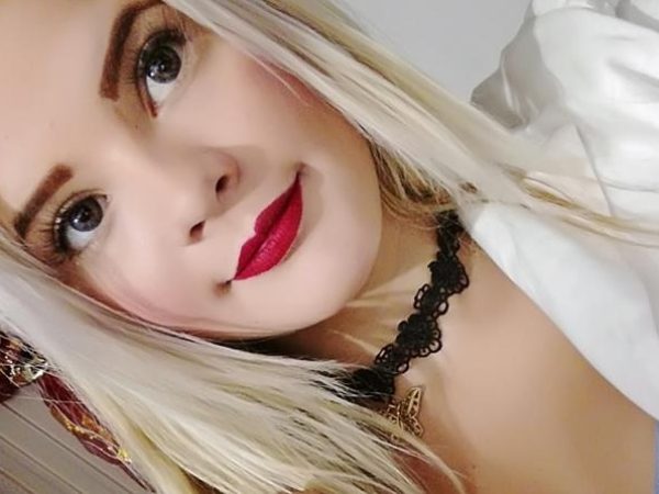 Brauchst Du ein williges Cam Girl für einen Nackt Chat